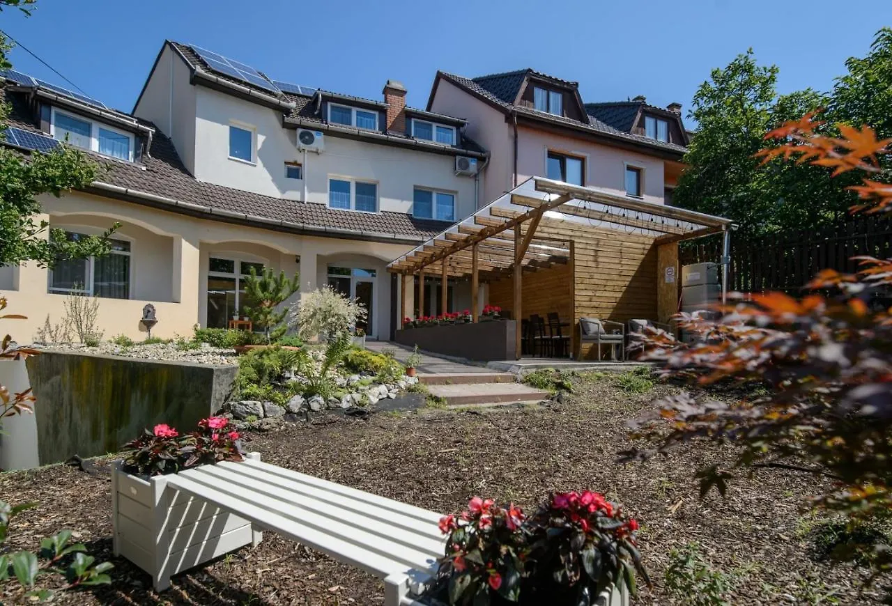 Hotel Illaberek Panzio Eger 0*,  Maďarsko