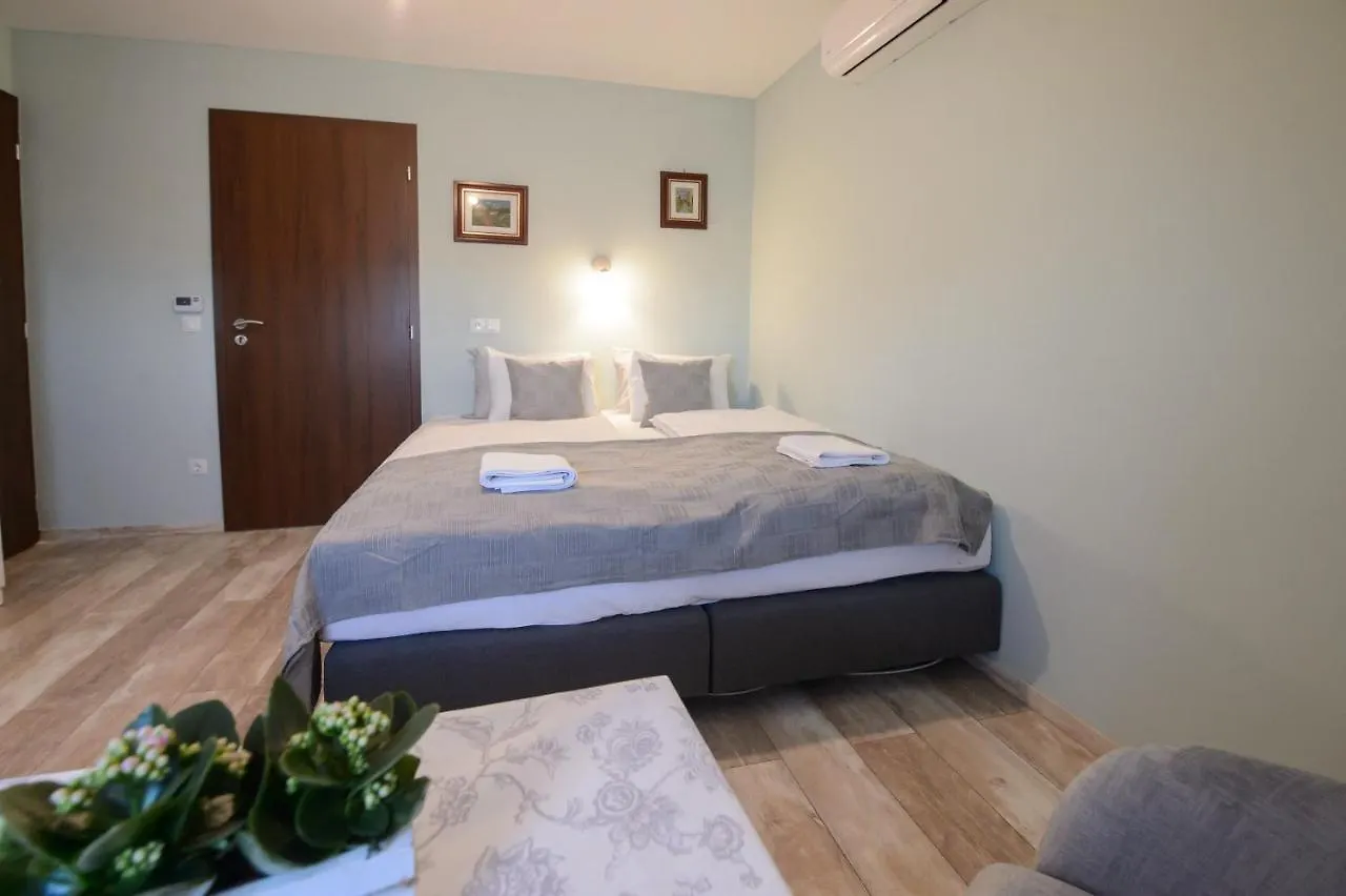 Hotel Illaberek Panzio Erlau 0*,
