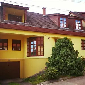 Hella Vendégház